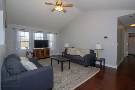 2febc2bf b933 4e38 999f cc5c4854e258