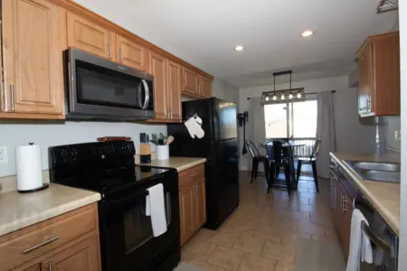 b0ae6ef2 4046 4c0d baad 6f09bf2801bd